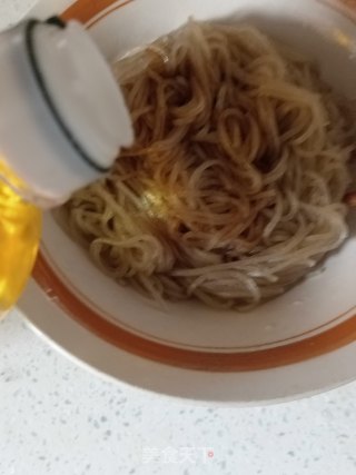 包菜炒粉条步骤4