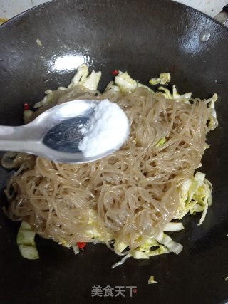 包菜炒粉条步骤12