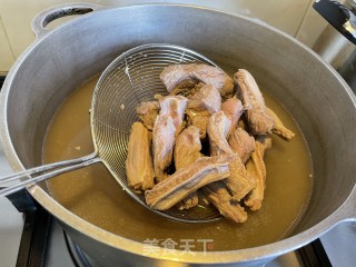 牛坑腩焖萝卜步骤2