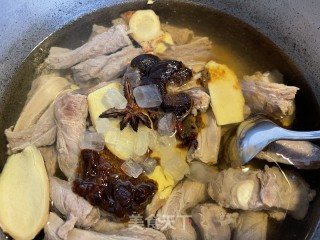 牛坑腩焖萝卜步骤4