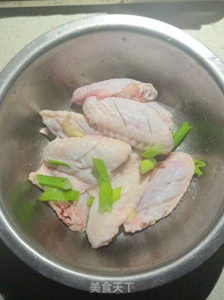 干锅大虾鸡翅步骤2