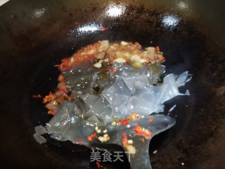 酸包菜炒粉皮步骤6
