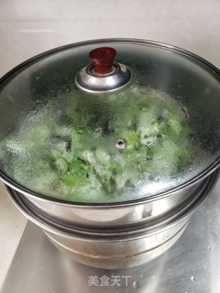 蒸木耳芹菜叶步骤5