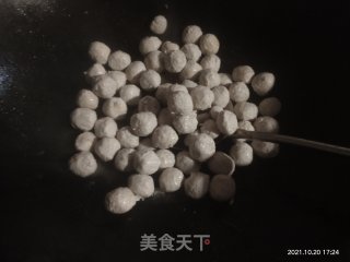 煎猪肉丸步骤3