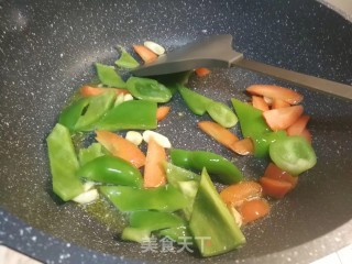 减肥塑身5分钟快手菜，炒菱角步骤5