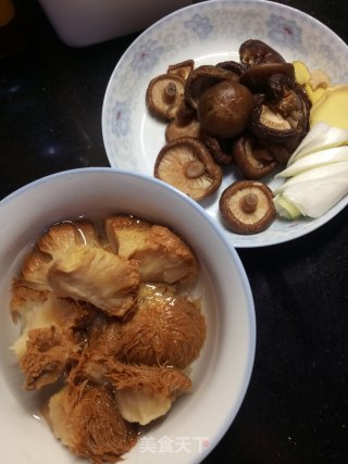 菌菇炖肉丸步骤8