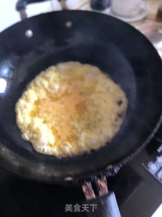 鸡蛋黄花菜步骤3