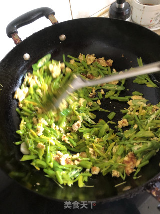 鸡蛋黄花菜步骤5
