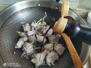 香菇焖鸭块步骤8