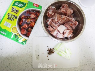 红烧桂花排骨步骤1