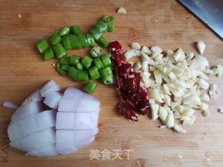 爆炒骨肉相连步骤7