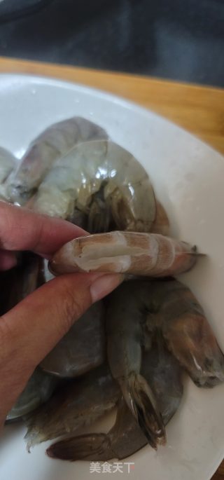 蒜香大虾步骤2