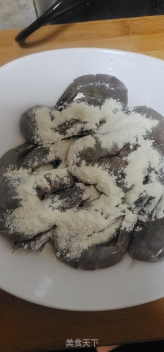 蒜香大虾步骤3