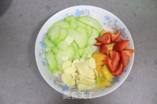 牛肉炒佛手瓜步骤3