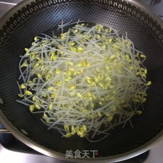 醋溜黄豆芽步骤1
