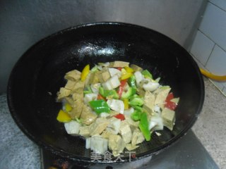 莲藕彩椒炒豆干步骤9