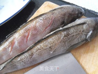 捞汁蒜烧鱼步骤2