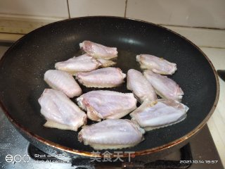 莲藕焖鸡中翅步骤2