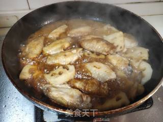 莲藕焖鸡中翅步骤5