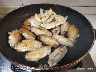 莲藕焖鸡中翅步骤4