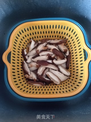 孜然香菇步骤3