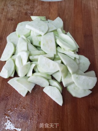 丝瓜炒蘑菇步骤2