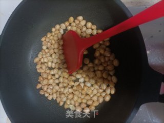 鸡爪烧花生步骤4