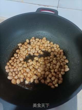 鸡爪烧花生步骤5