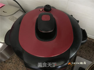 枣香黑豆炖猪蹄步骤5
