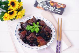 枣香黑豆炖猪蹄步骤7
