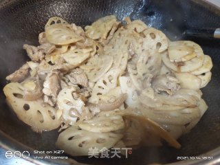 肉片炒莲藕步骤4