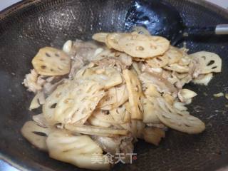 肉片炒莲藕步骤5