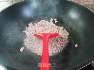 咸菜肉末炒莲藕步骤6