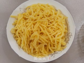 炒蒸土豆丝步骤3