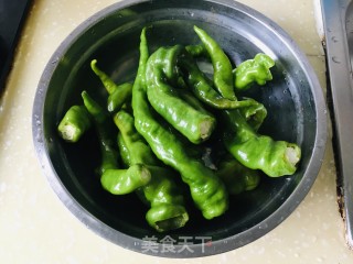 辣椒炒腊肠步骤2