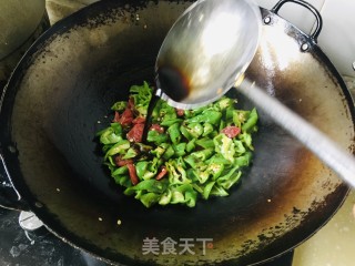 辣椒炒腊肠步骤6