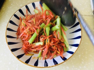 胡萝卜炒芹菜步骤10