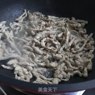 青椒肉丝盖饭步骤5