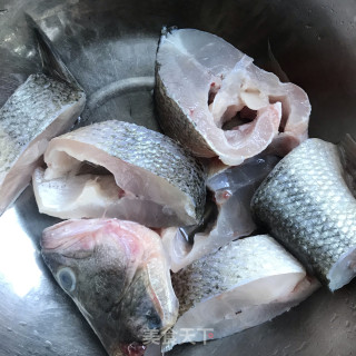 香辣鲈鱼炖豆腐步骤4