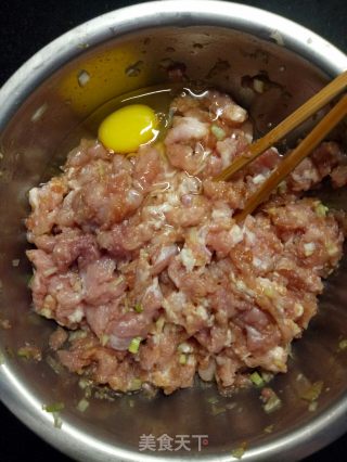 油炸燕麦猪肉丸步骤3