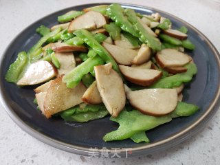 苦瓜炒豆腐卷步骤6