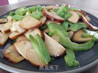 苦瓜炒豆腐卷步骤7