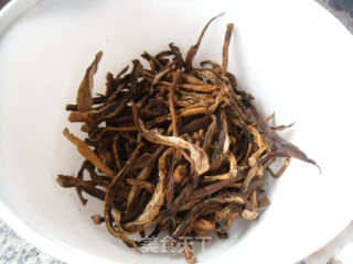 辣酱茄子干步骤1
