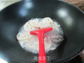 鸡蛋干炒莲藕步骤4