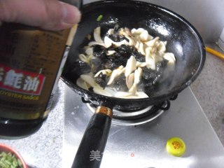 菌菇黑白菜步骤8