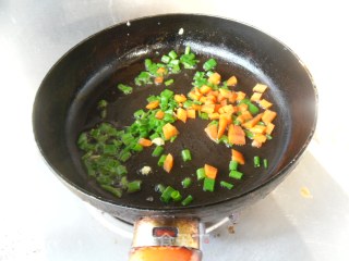 鸡蛋烧豌豆步骤6