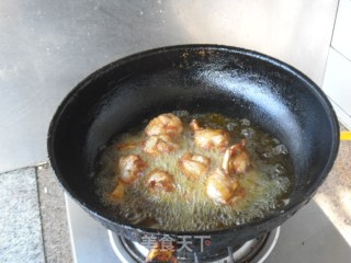 鸡翅烧菌菇步骤4