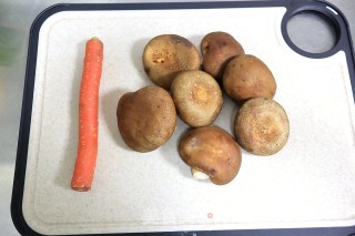 牛肉浓汤炖香菇胡萝卜步骤7