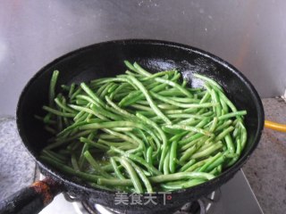 肉末炒四季豆步骤5