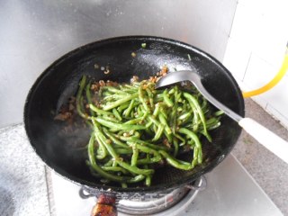 肉末炒四季豆步骤12